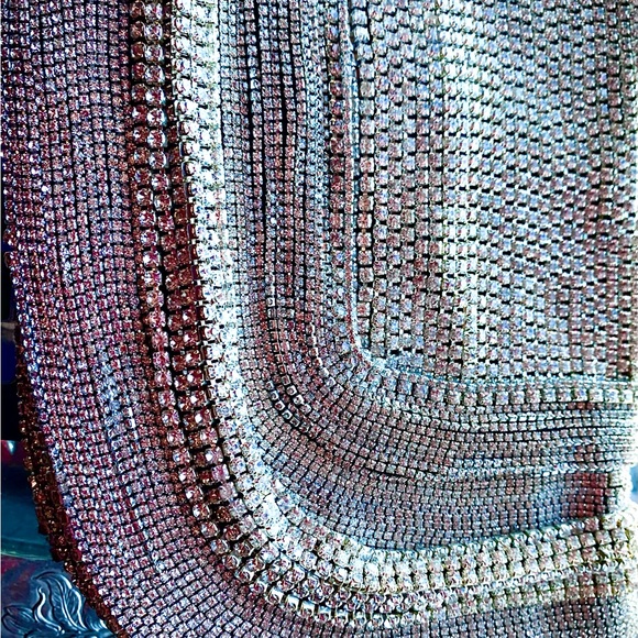 Gorgeous rhinestone pumps 
fully encrusted with matching purse. - size 8 1/2 - Picture 10 of 16